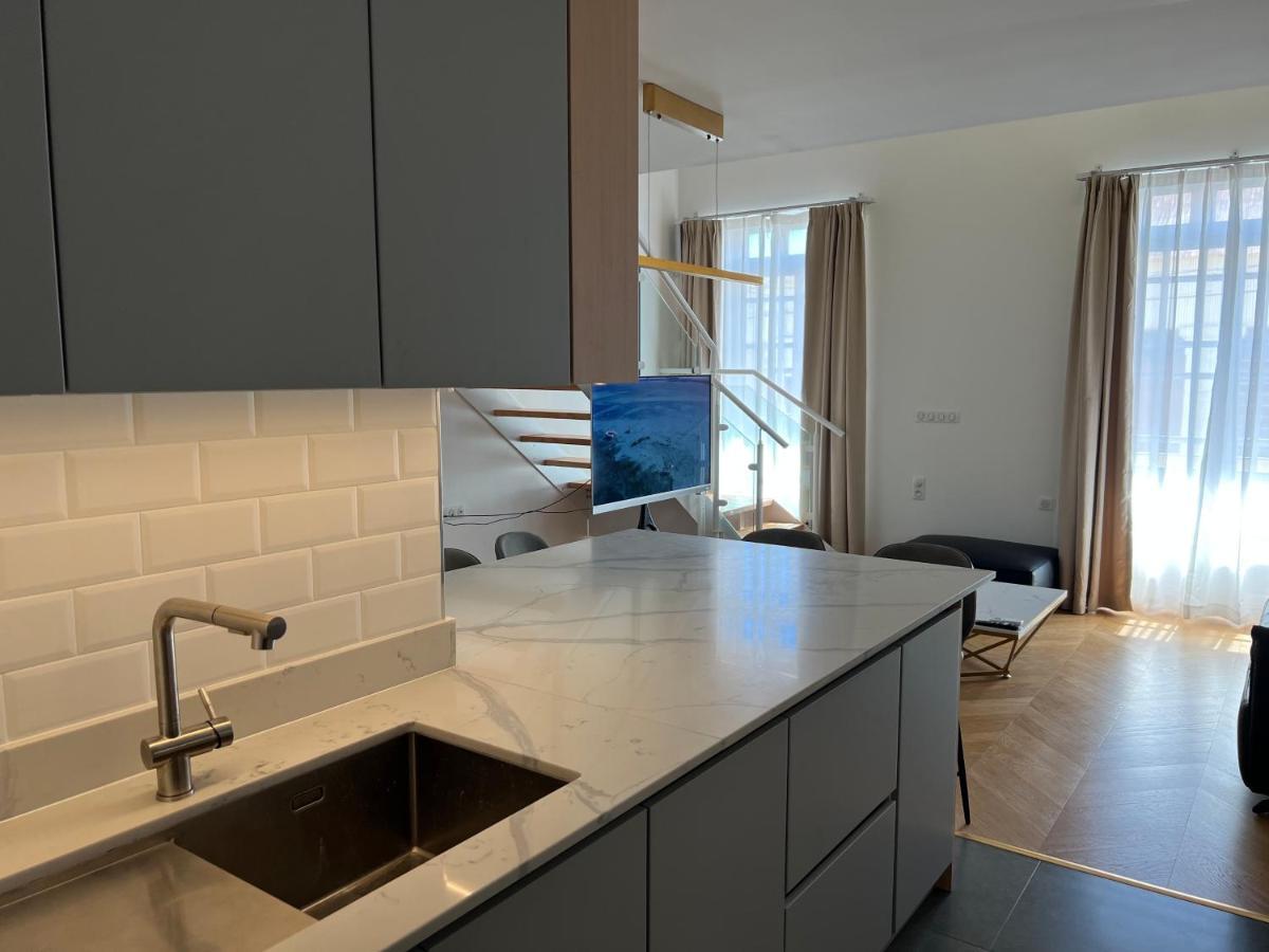 Suite Deluxe Au Carre Cathedrale En Hypercentre Saint Denis ภายนอก รูปภาพ
